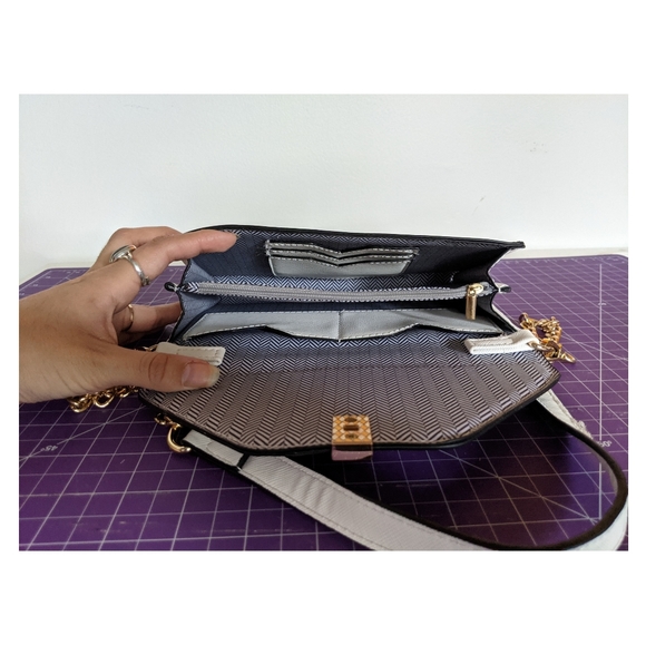 Leaf Print Clutch w/ Removable Strap - Picture 5 of 5